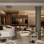Leon Hotel & Lounge