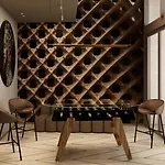 Leon Hotel & Lounge